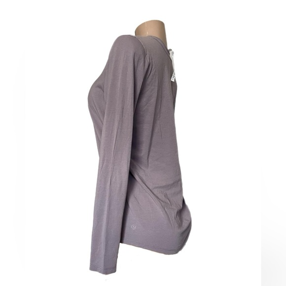 Lululemon athletica Long Sleeve - Picture 3 of 4